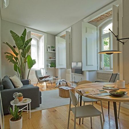ליסבון Update Urban Chic Flat In 19Th Century Building 2 Bedrooms & 2 Bathrooms & Ac Central Alfama District מראה חיצוני תמונה