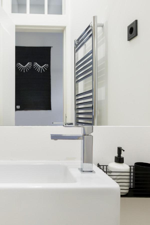 ליסבון Update Urban Chic Flat In 19Th Century Building 2 Bedrooms & 2 Bathrooms & Ac Central Alfama District מראה חיצוני תמונה