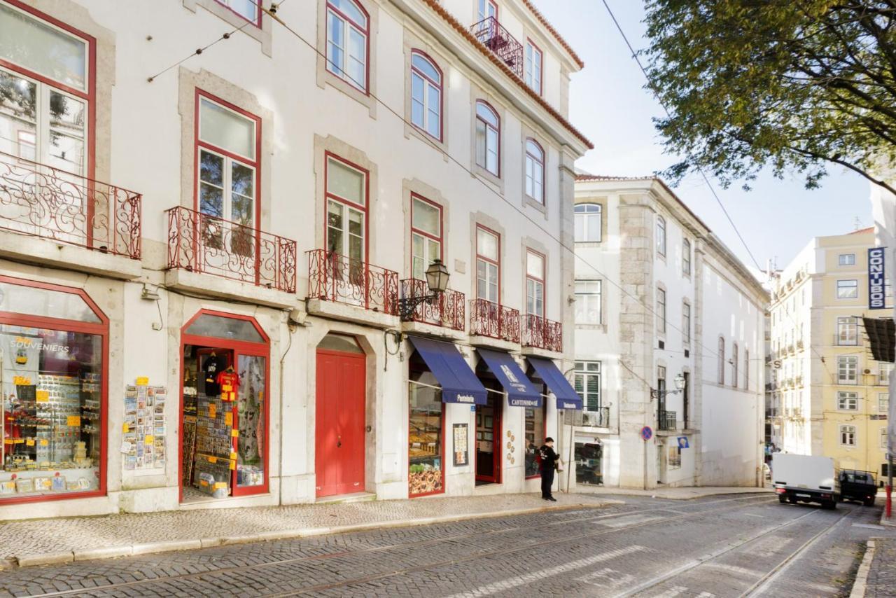 ליסבון Update Urban Chic Flat In 19Th Century Building 2 Bedrooms & 2 Bathrooms & Ac Central Alfama District מראה חיצוני תמונה