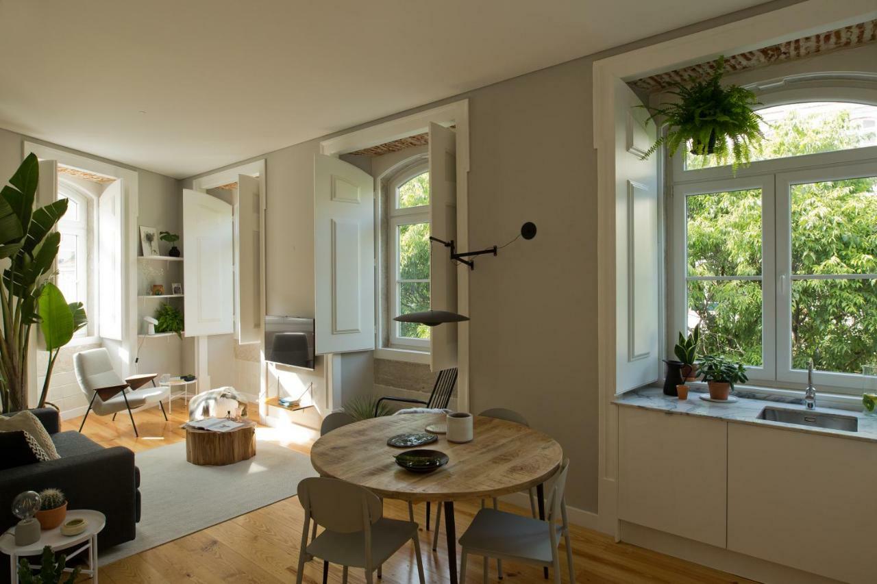ליסבון Update Urban Chic Flat In 19Th Century Building 2 Bedrooms & 2 Bathrooms & Ac Central Alfama District מראה חיצוני תמונה
