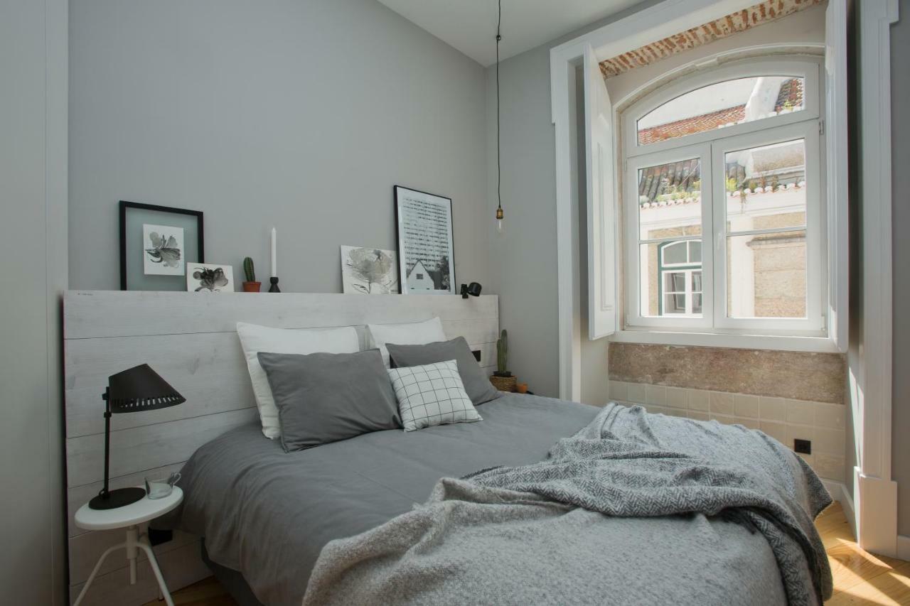 ליסבון Update Urban Chic Flat In 19Th Century Building 2 Bedrooms & 2 Bathrooms & Ac Central Alfama District מראה חיצוני תמונה
