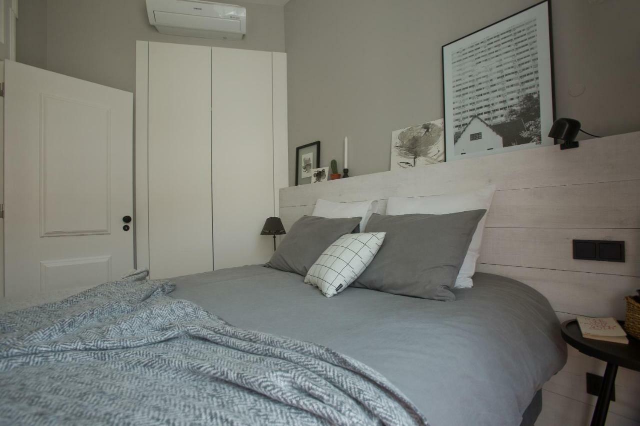 ליסבון Update Urban Chic Flat In 19Th Century Building 2 Bedrooms & 2 Bathrooms & Ac Central Alfama District מראה חיצוני תמונה