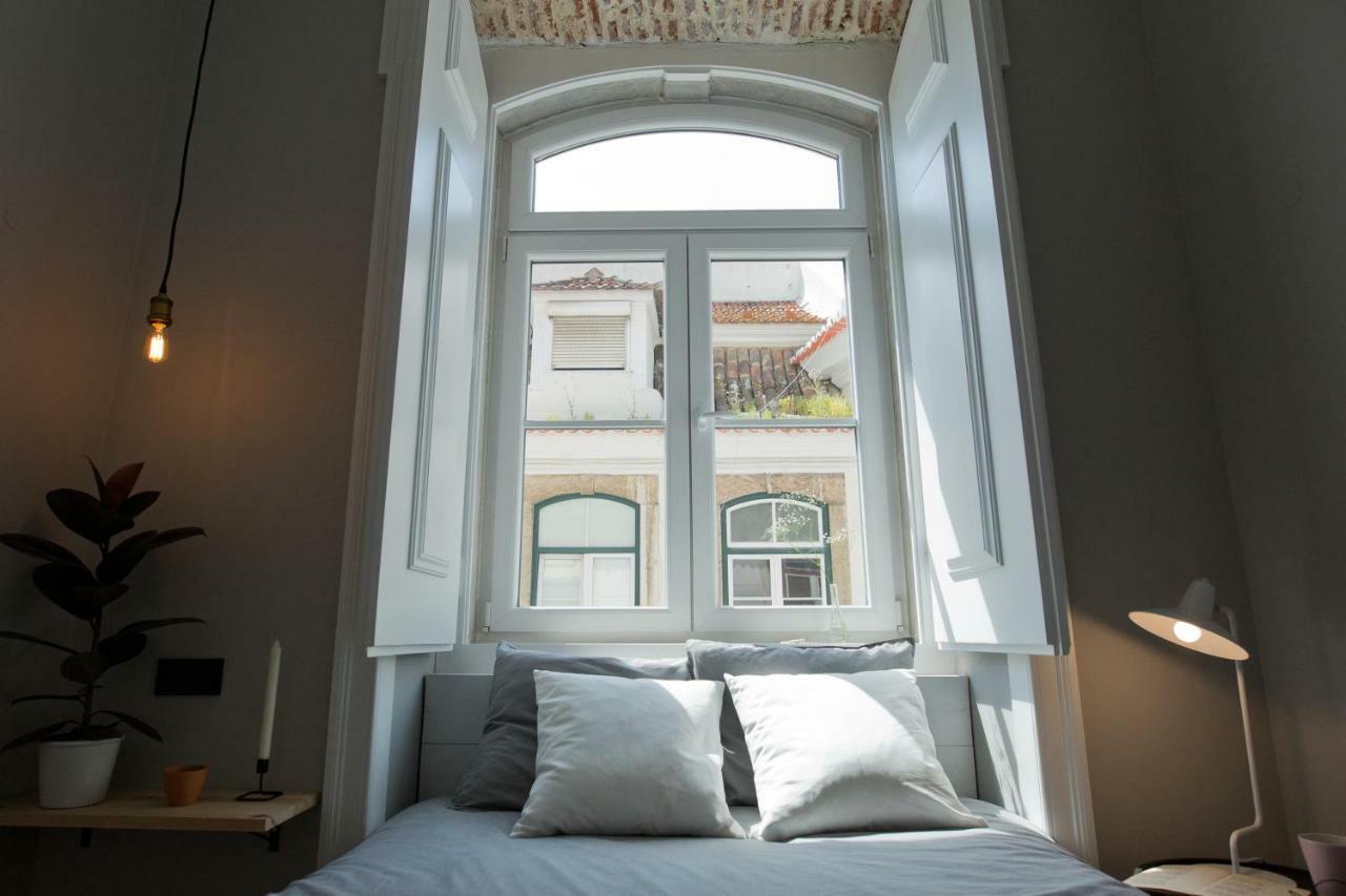 ליסבון Update Urban Chic Flat In 19Th Century Building 2 Bedrooms & 2 Bathrooms & Ac Central Alfama District מראה חיצוני תמונה